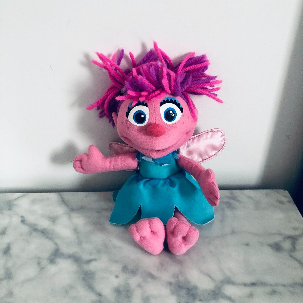 Sesame Street Abby Cadabby Fairy Plush Doll 10” Hasbro Toy Pink Yarn Hair